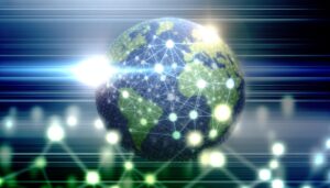 Globo digital representando reclutamiento remoto global con nodos interconectados en una red de talento internacional, con brillo suave y colores azules y verdes.